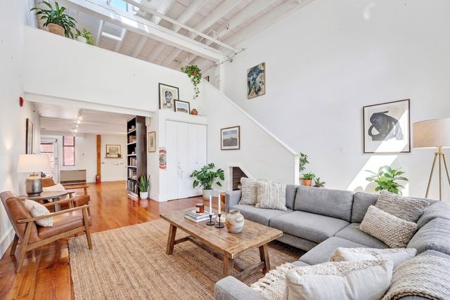 57 Brookside Ave 12, Boston, MA 02130