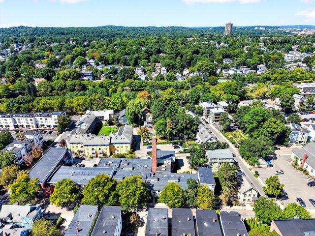 57 Brookside Ave 12, Boston, MA 02130