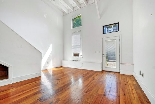 57 Brookside Ave 12, Boston, MA 02130