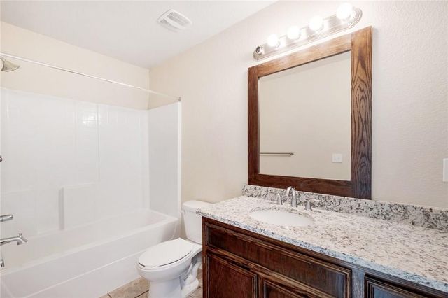 2200 Creekside LN D, Georgetown, TX 78626