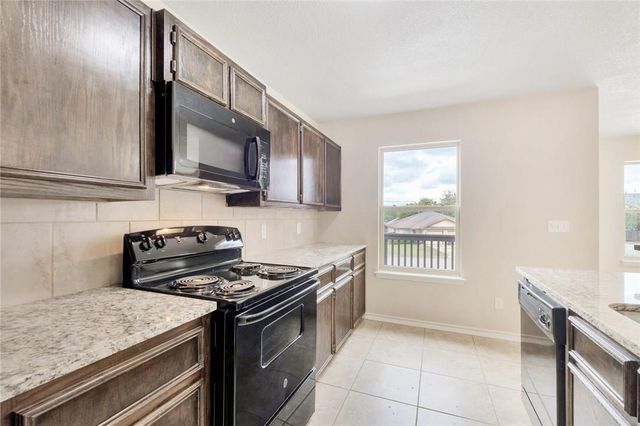 2200 Creekside LN D, Georgetown, TX 78626