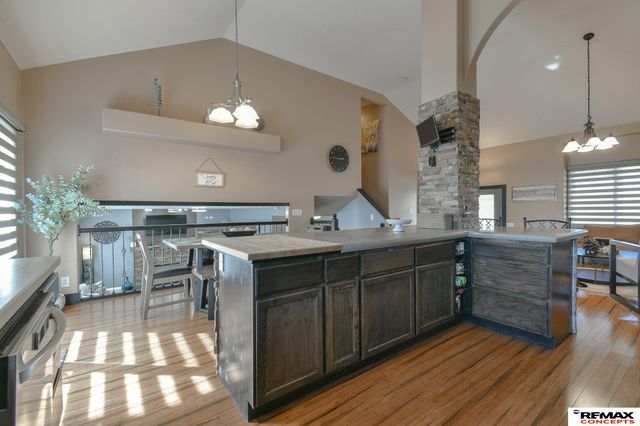 8933 Prairie Village Court, Lincoln, NE 68507