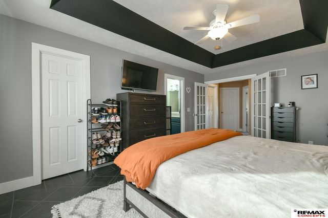 8933 Prairie Village Court, Lincoln, NE 68507