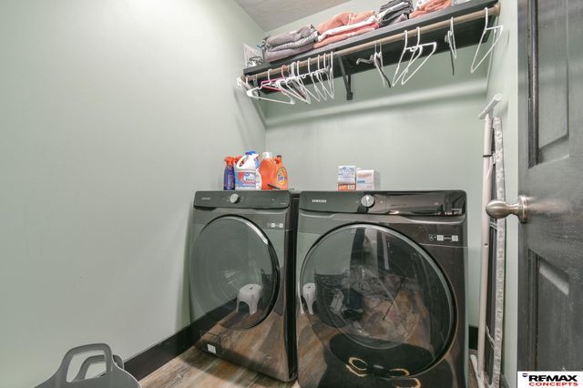 8933 Prairie Village Court, Lincoln, NE 68507