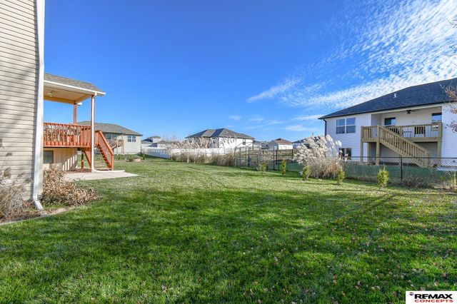 8933 Prairie Village Court, Lincoln, NE 68507