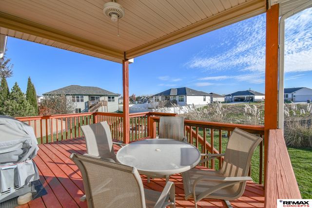 8933 Prairie Village Court, Lincoln, NE 68507