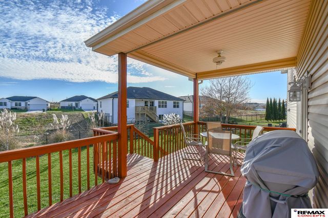 8933 Prairie Village Court, Lincoln, NE 68507