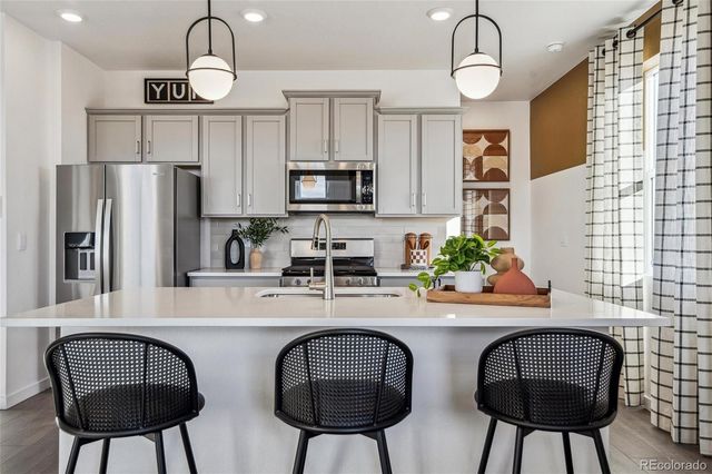 932 Logan Peak Way, Berthoud, CO 80513