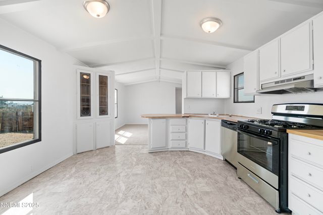 9 Stanley Lane, Yerington, NV 89447