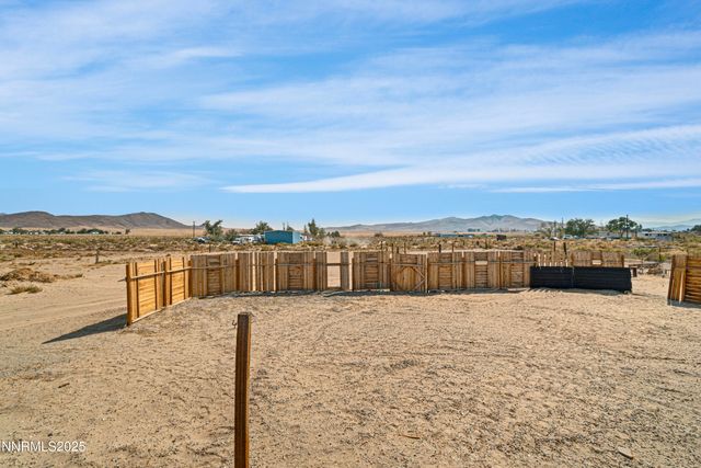9 Stanley Lane, Yerington, NV 89447