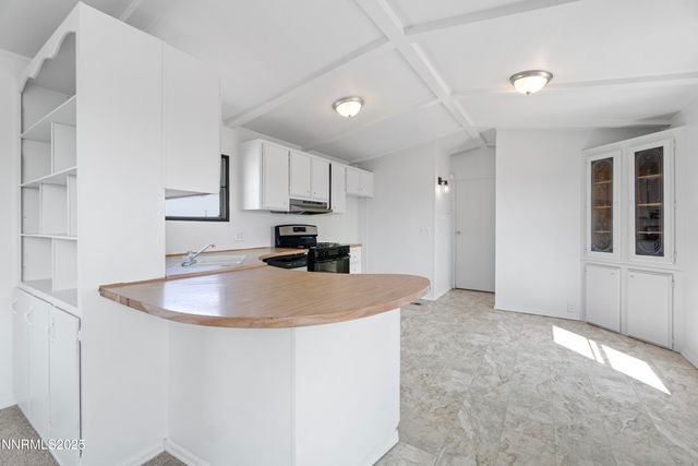 9 Stanley Lane, Yerington, NV 89447