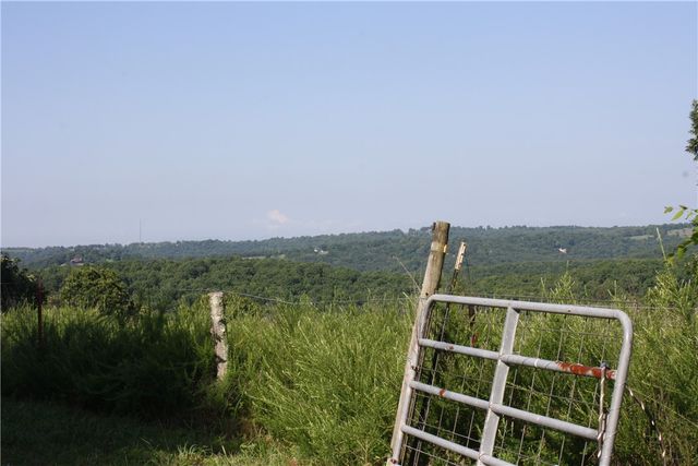 7572 N Highway 14, Yellville, AR 72687