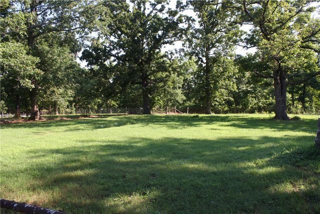 7572 N Highway 14, Yellville, AR 72687