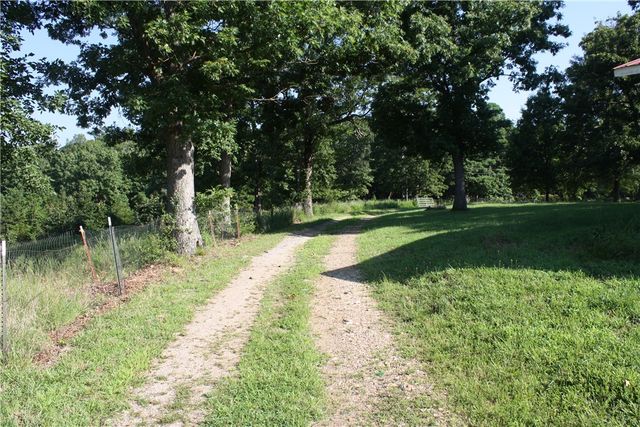 7572 N Highway 14, Yellville, AR 72687