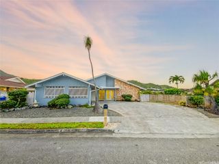 1166 Akuila Place, Kailua, HI 96734