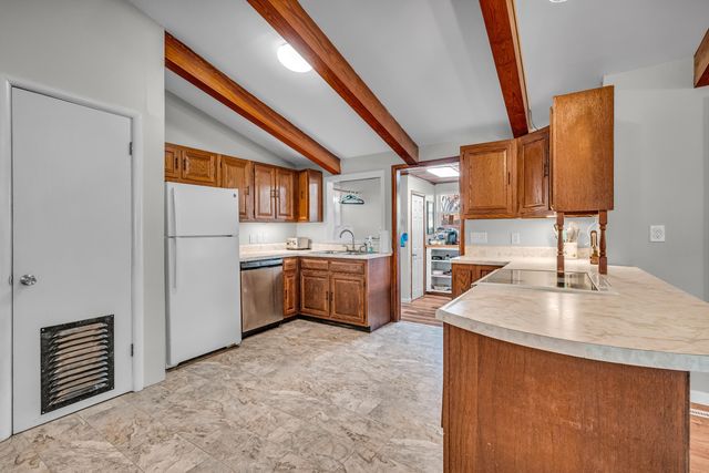 99 1st Street, Gainesville, MO 65655