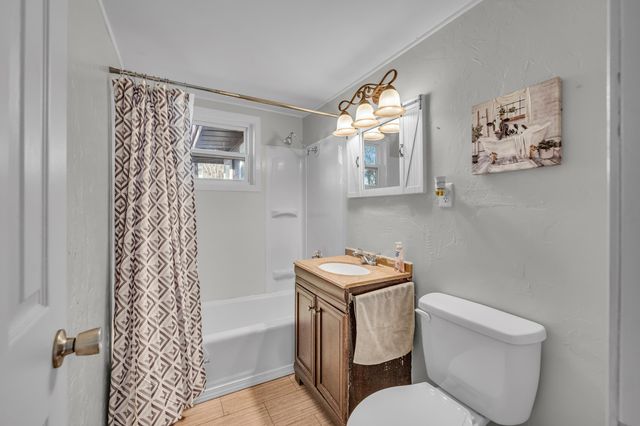 99 1st Street, Gainesville, MO 65655