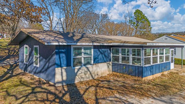 99 1st Street, Gainesville, MO 65655