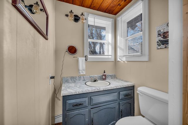 99 1st Street, Gainesville, MO 65655