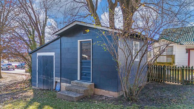 99 1st Street, Gainesville, MO 65655