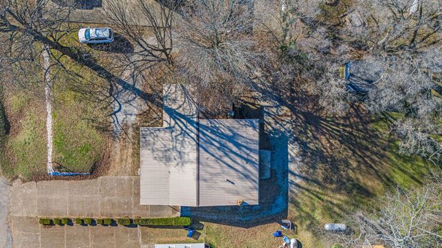 99 1st Street, Gainesville, MO 65655