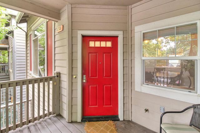 1205 Q St, Sacramento, CA 95811