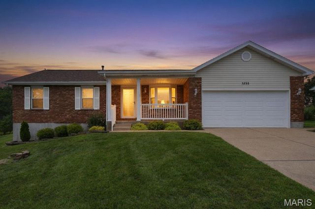 3235 Rosedale Drive, Arnold, MO 63010