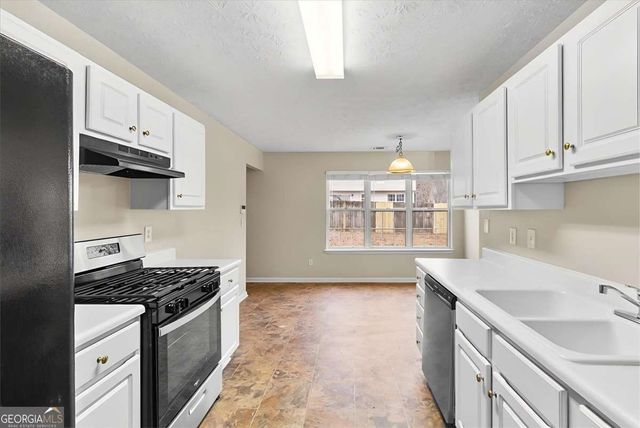 304 Shasta Lane, Mcdonough, GA 30253