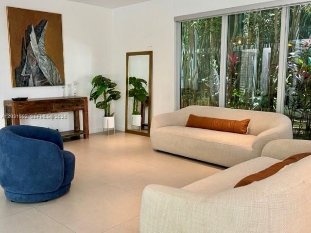 6340 SW 80th St, Miami, FL 33143
