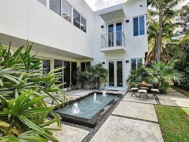 6340 SW 80th St, Miami, FL 33143