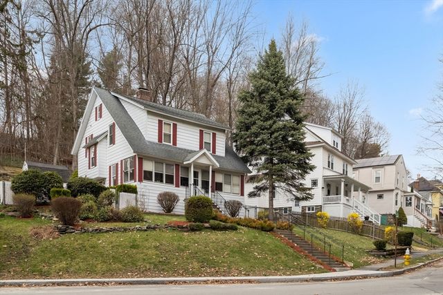 35 Chesterfield Rd, Worcester, MA 01602