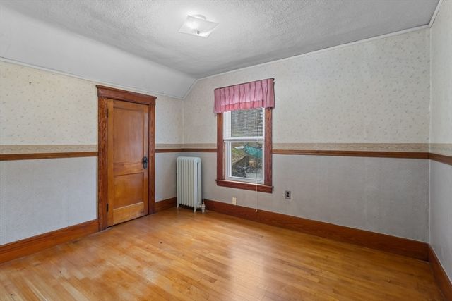 35 Chesterfield Rd, Worcester, MA 01602