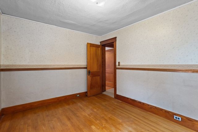 35 Chesterfield Rd, Worcester, MA 01602