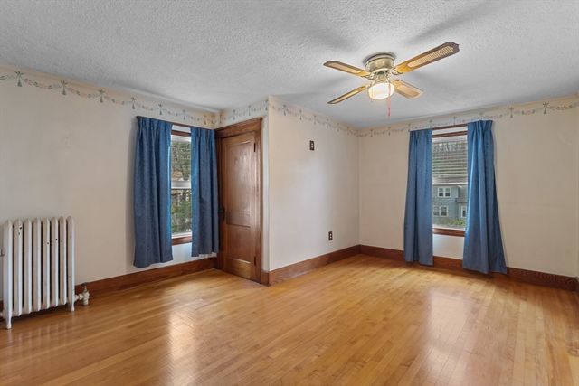 35 Chesterfield Rd, Worcester, MA 01602