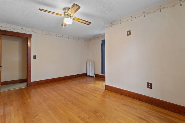 35 Chesterfield Rd, Worcester, MA 01602