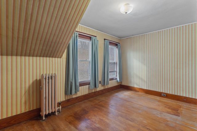 35 Chesterfield Rd, Worcester, MA 01602