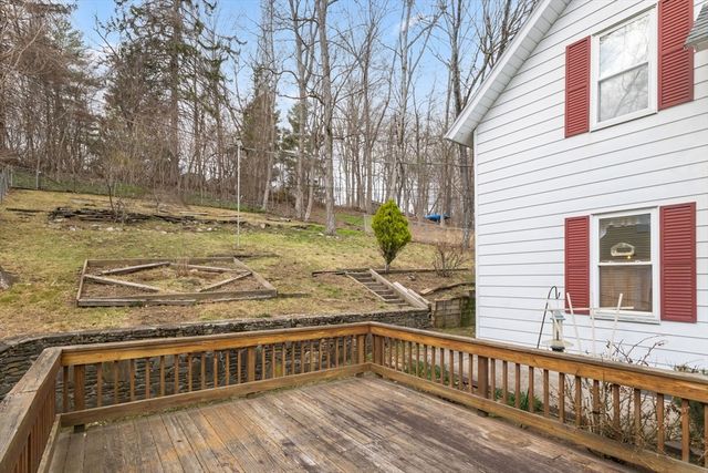 35 Chesterfield Rd, Worcester, MA 01602