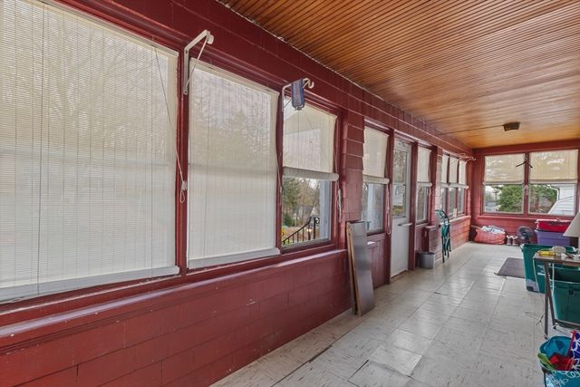 35 Chesterfield Rd, Worcester, MA 01602