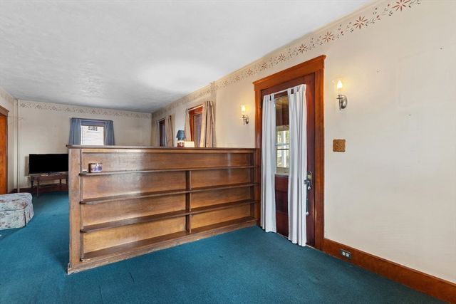 35 Chesterfield Rd, Worcester, MA 01602