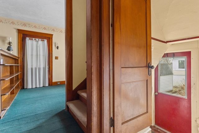 35 Chesterfield Rd, Worcester, MA 01602