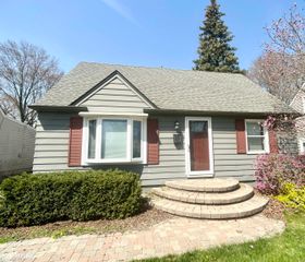 421 N Edgeworth Avenue, Royal Oak, MI 48067