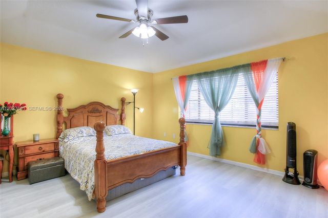 9521 NW 18th Mnr, Plantation, FL 33322