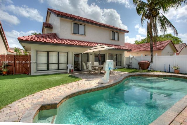 9521 NW 18th Mnr, Plantation, FL 33322
