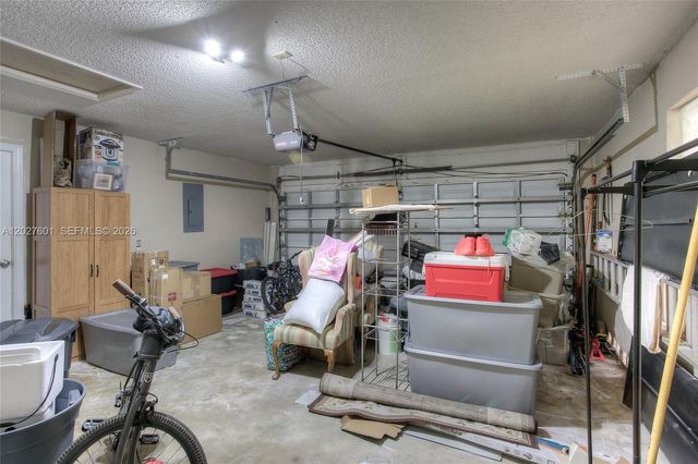 9521 NW 18th Mnr, Plantation, FL 33322