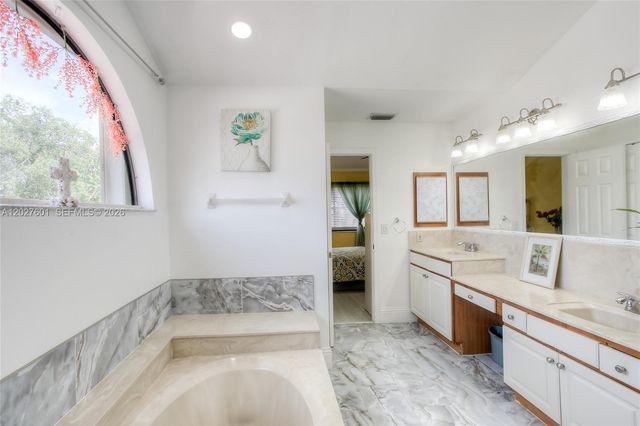 9521 NW 18th Mnr, Plantation, FL 33322