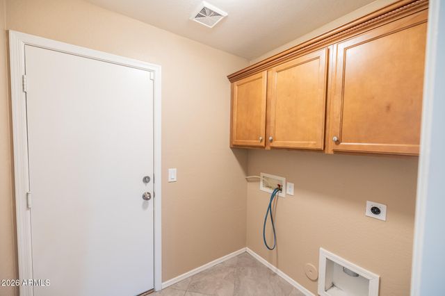 2668 E COWBOY COVE Trail, San Tan Valley, AZ 85143