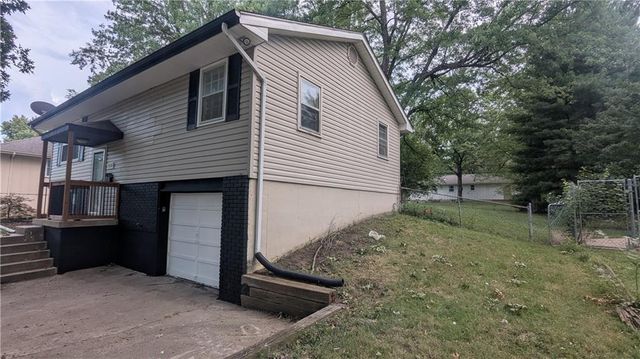13420 Belmeade Avenue, Grandview, MO 64030