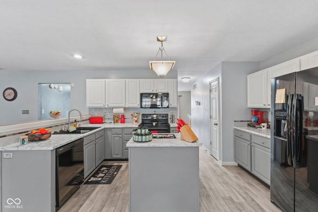 4709 Oakton Way, Greenwood, IN 46143