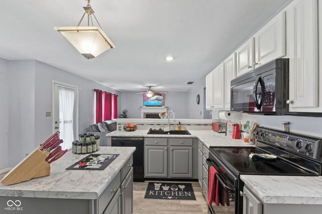 4709 Oakton Way, Greenwood, IN 46143