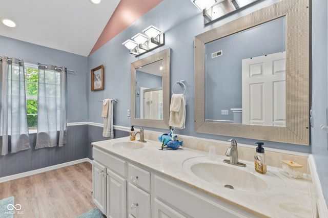4709 Oakton Way, Greenwood, IN 46143